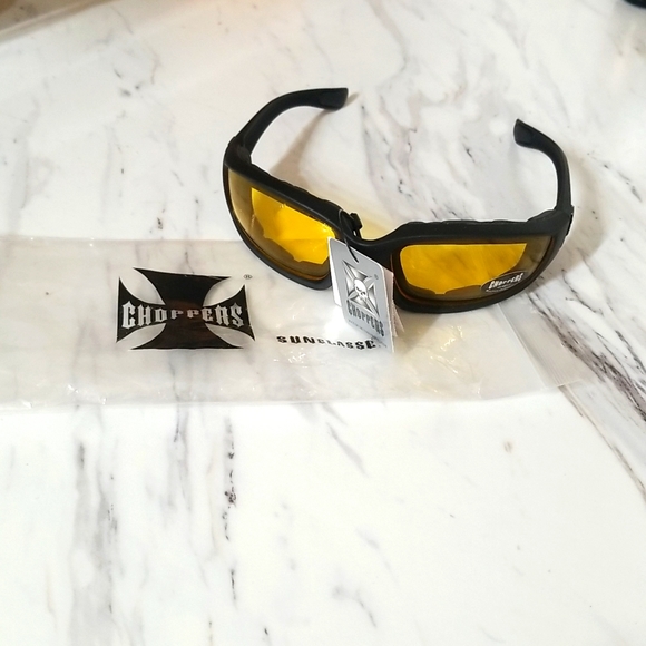 Men's/ Women's Choppers NWT yellow lens UV 400 black riding sunglasses - Picture 1 of 9